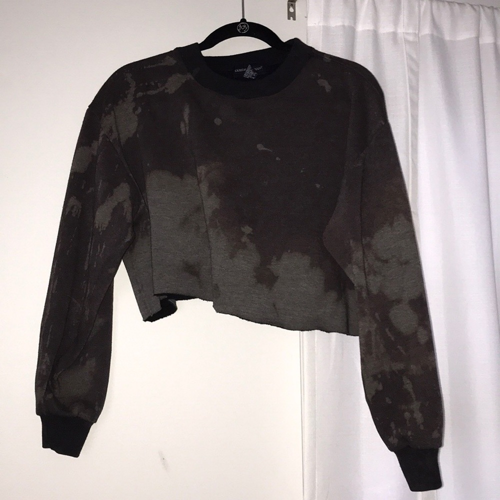Cropped acid wash sweatshirt